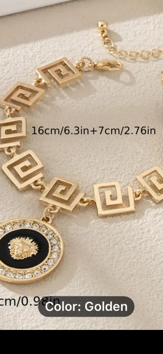 059 Elegant 18k Gold Plated Lion Head Pendant Women's Bracelet, Trendy Ladies' Accessory With Rhinestone Accents, Fashionable Stuff